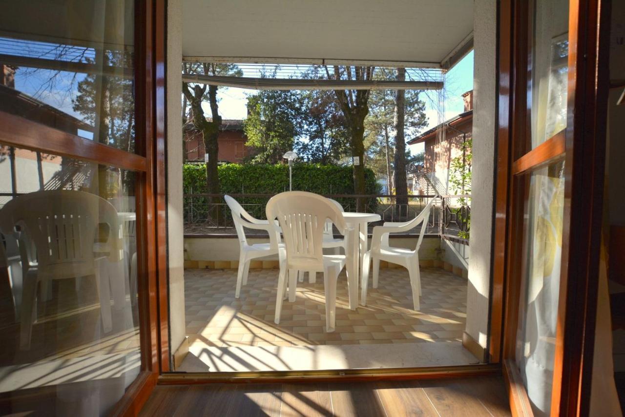Ferienwohnung Lignano With Pool Lignano Sabbiadoro Exterior foto