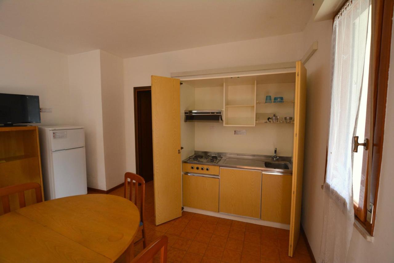 Ferienwohnung Lignano With Pool Lignano Sabbiadoro Exterior foto