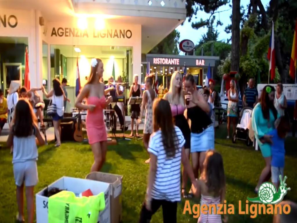 Ferienwohnung Lignano With Pool Lignano Sabbiadoro Exterior foto